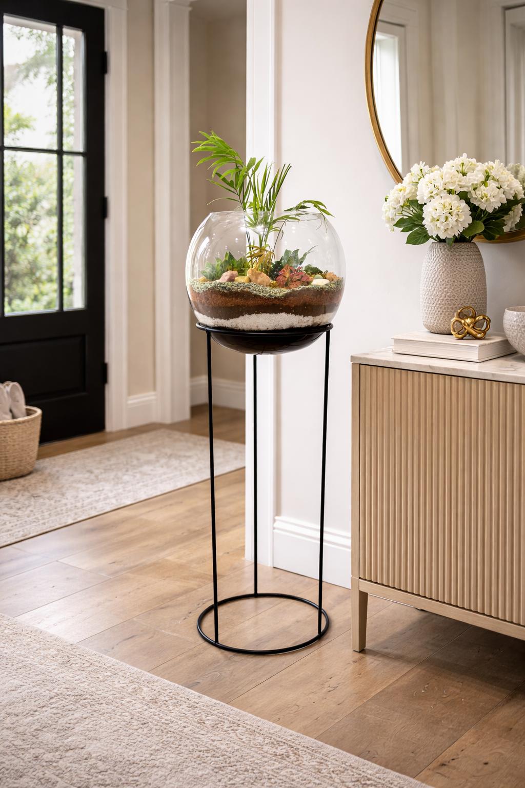 حوض زجاجي نباتي تيراريوم يحتوي نباتات داخلية